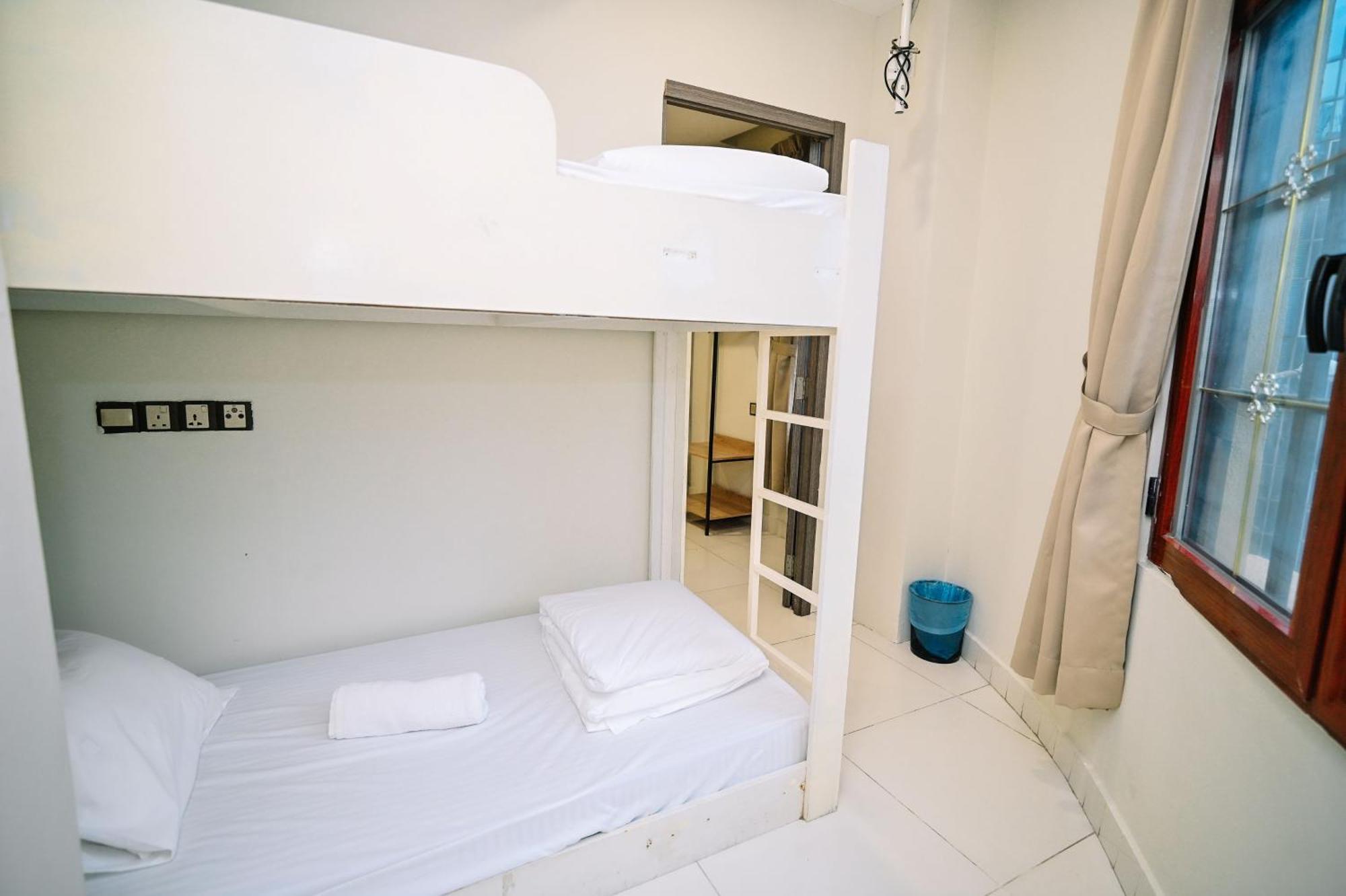 Swing & Pillows - Masjid Jamek Hotel 2*